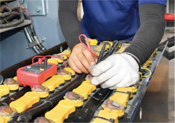 Forklift battery maintenance